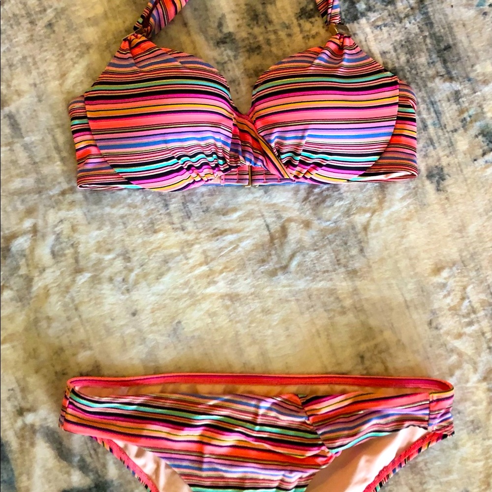 Victoria’s Secret Swimsuit 32 C